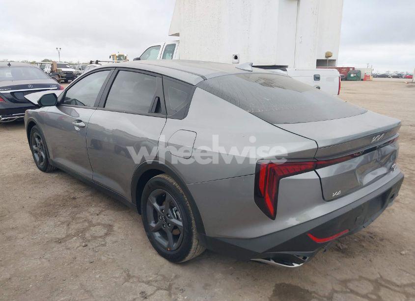 Photo 3 of 2025 Kia K4 LXS (VIN 3KPFT4DE5SE013044)