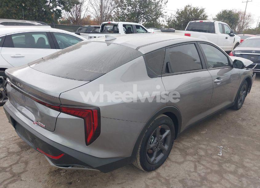 Photo 4 of 2025 Kia K4 LXS (VIN 3KPFT4DE5SE013044)
