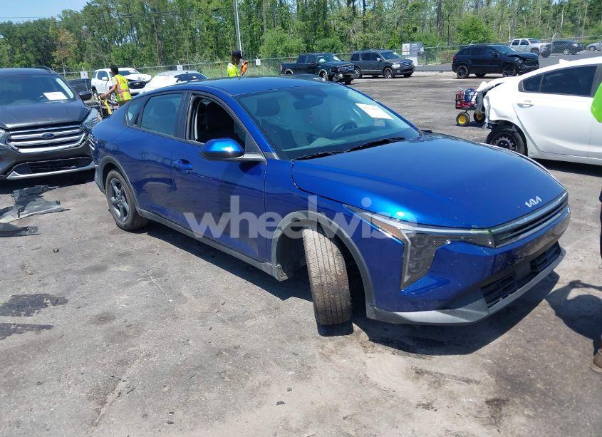 2025 Kia K4 LXS (VIN 3KPFT4DE6SE012355) main photo