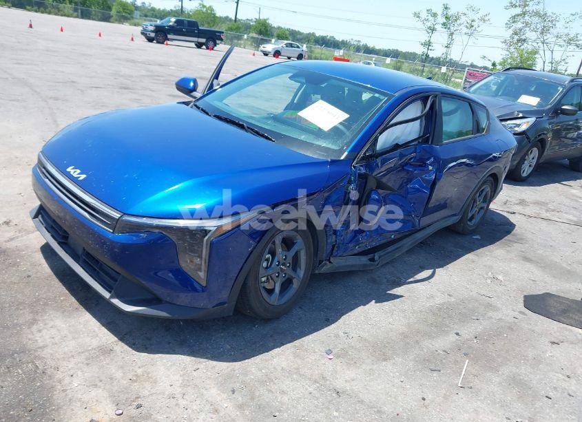 Photo 2 of 2025 Kia K4 LXS (VIN 3KPFT4DE6SE012355)