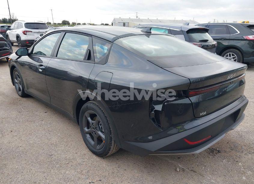 Photo 3 of 2025 Kia K4 LXS (VIN 3KPFT4DE6SE033870)