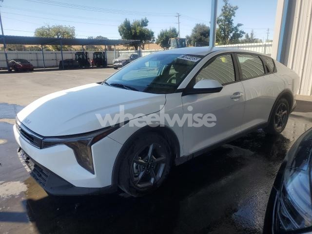 2025 KIA K4 LX (VIN 3KPFT4DE6SE056887) main photo