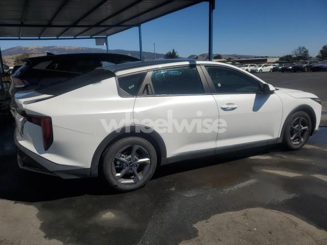 Photo 2 of 2025 KIA K4 LX (VIN 3KPFT4DE6SE056887)