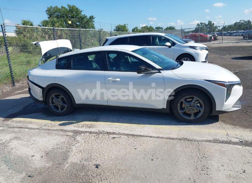 Photo 13 of 2025 Kia K4 LXS (VIN 3KPFT4DE7SE058549)