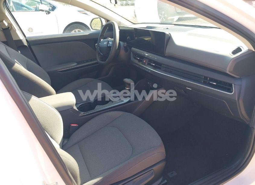 Photo 5 of 2025 Kia K4 LXS (VIN 3KPFT4DE7SE058549)