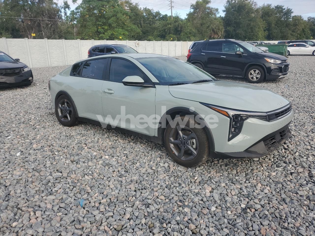 Photo 4 of 2025 KIA K4 LX (VIN 3KPFT4DE7SE114943)