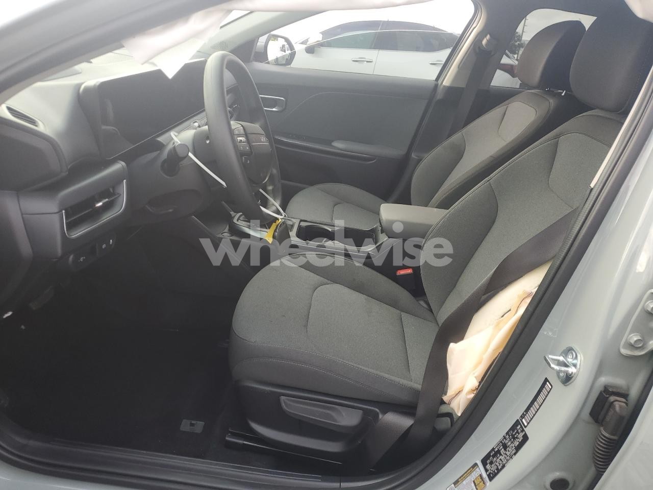 Photo 7 of 2025 KIA K4 LX (VIN 3KPFT4DE7SE114943)