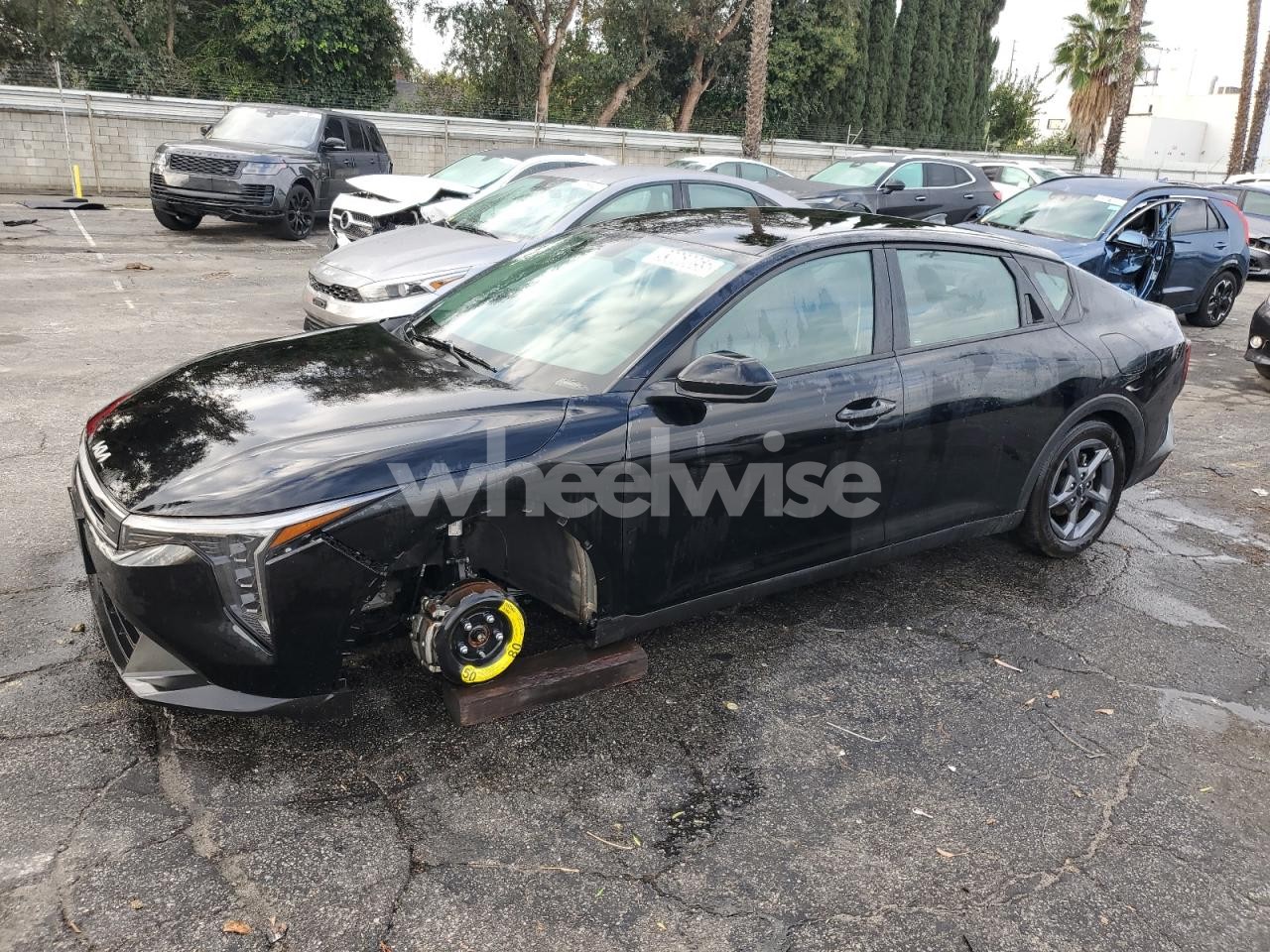 2025 KIA K4 LX (VIN 3KPFT4DE8SE113574) main photo