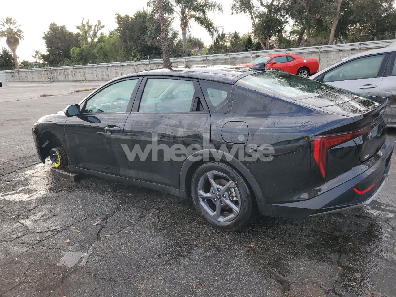 Photo 2 of 2025 KIA K4 LX (VIN 3KPFT4DE8SE113574)