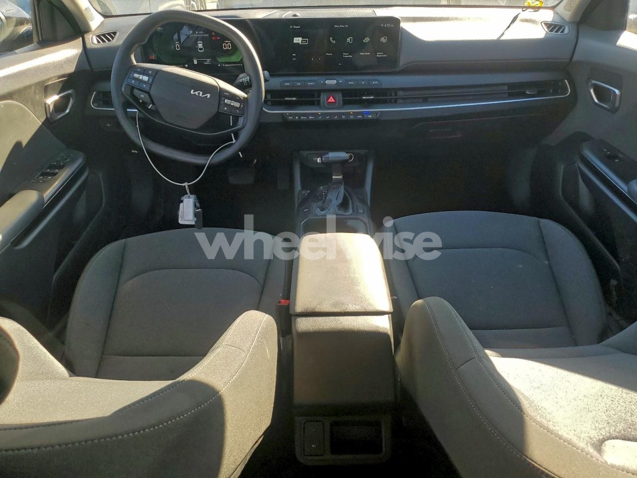 Photo 8 of 2025 KIA K4 LX (VIN 3KPFT4DE8SE113574)