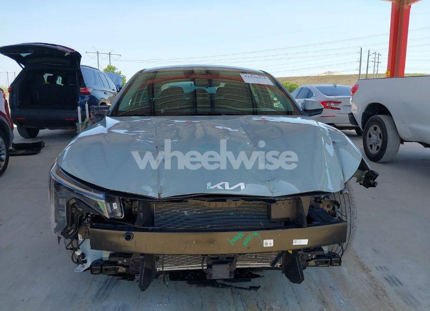 Photo 12 of 2025 Kia K4 LXS (VIN 3KPFT4DE8SE114725)