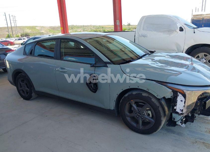 Photo 13 of 2025 Kia K4 LXS (VIN 3KPFT4DE8SE114725)