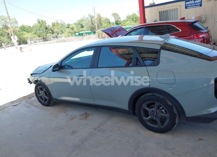 Photo 14 of 2025 Kia K4 LXS (VIN 3KPFT4DE8SE114725)