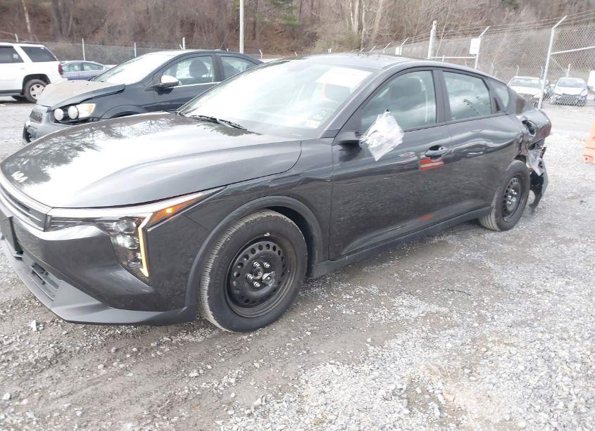 Photo 2 of 2025 Kia K4 LX (VIN 3KPFT4DE9SE014455)