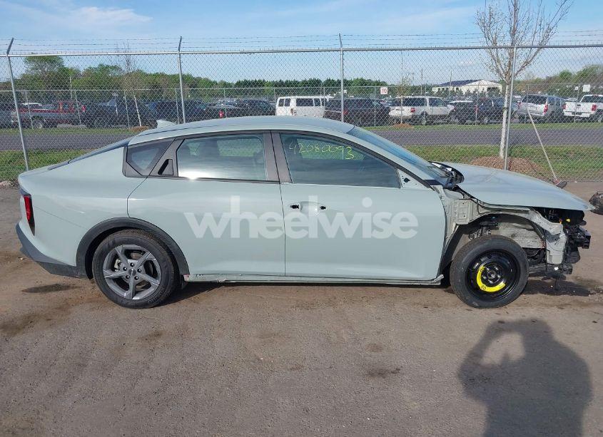 Photo 13 of 2025 Kia K4 LXS (VIN 3KPFT4DE9SE042546)