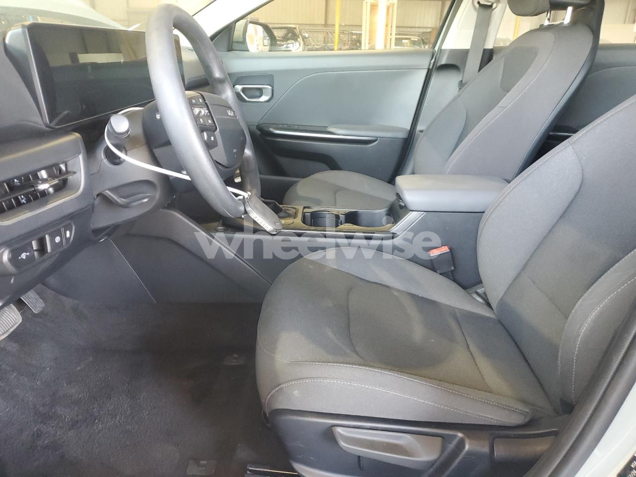 Photo 7 of 2025 KIA K4 LX (VIN 3KPFT4DE9SE070721)