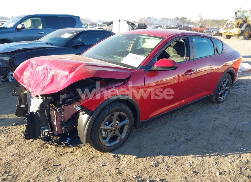 Photo 2 of 2025 Kia K4 LXS (VIN 3KPFT4DEXSE004193)