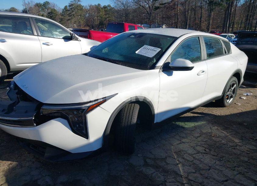 Photo 2 of 2025 Kia K4 LXS (VIN 3KPFT4DEXSE005764)