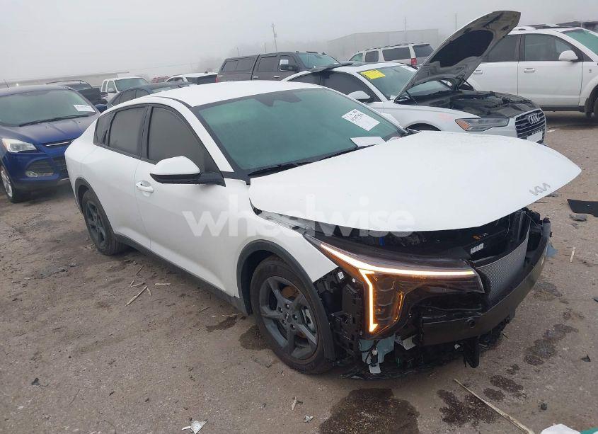 2025 Kia K4 LXS (VIN 3KPFT4DEXSE031622) main photo