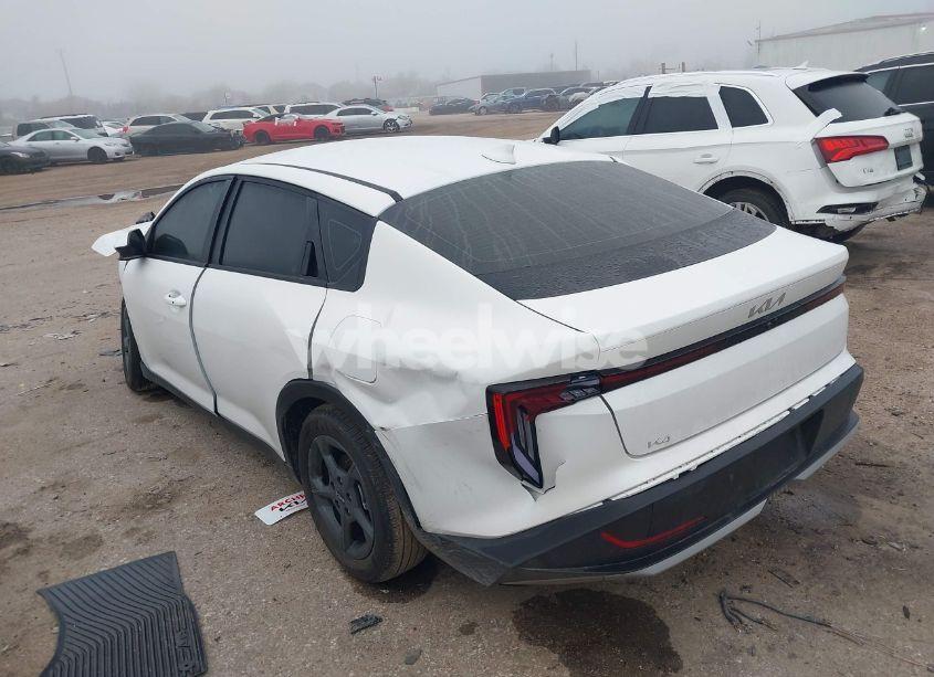 Photo 3 of 2025 Kia K4 LXS (VIN 3KPFT4DEXSE031622)