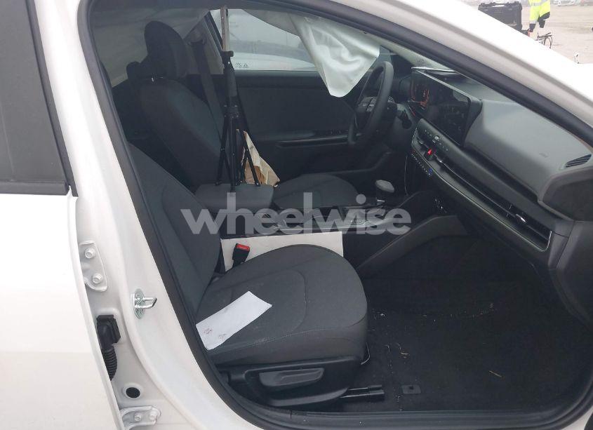 Photo 5 of 2025 Kia K4 LXS (VIN 3KPFT4DEXSE031622)