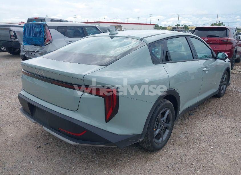 Photo 4 of 2025 Kia K4 LXS (VIN 3KPFT4DEXSE032754)