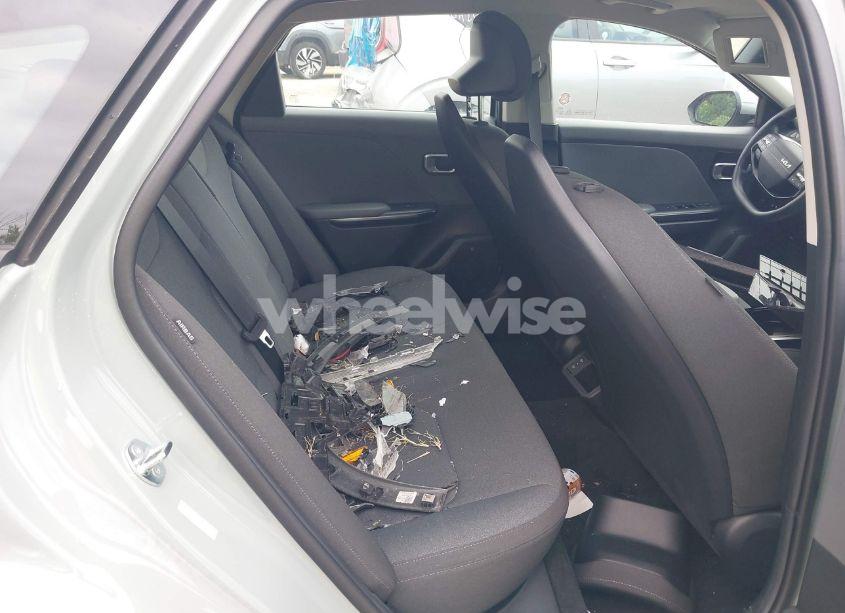 Photo 8 of 2025 Kia K4 LXS (VIN 3KPFT4DEXSE032754)