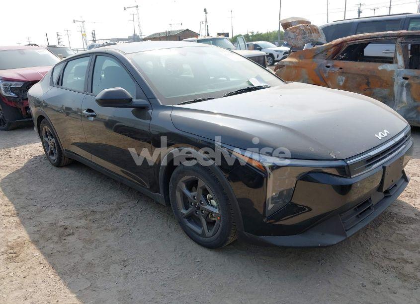 2025 Kia K4 LXS (VIN 3KPFT4DEXSE036951) main photo