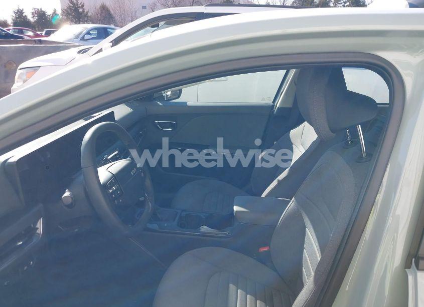Photo 5 of 2025 Kia K4 EX (VIN 3KPFU4DE0SE038544)