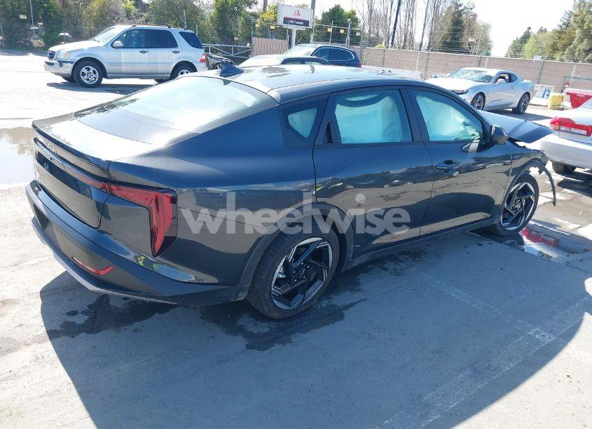 Photo 4 of 2025 Kia K4 EX (VIN 3KPFU4DE0SE110374)