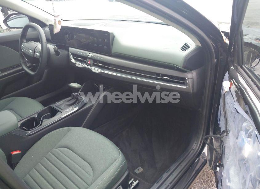 Photo 5 of 2025 Kia K4 EX (VIN 3KPFU4DE2SE003245)