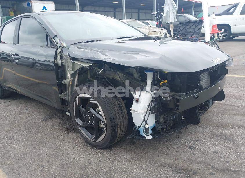 Photo 6 of 2025 Kia K4 EX (VIN 3KPFU4DE2SE003245)