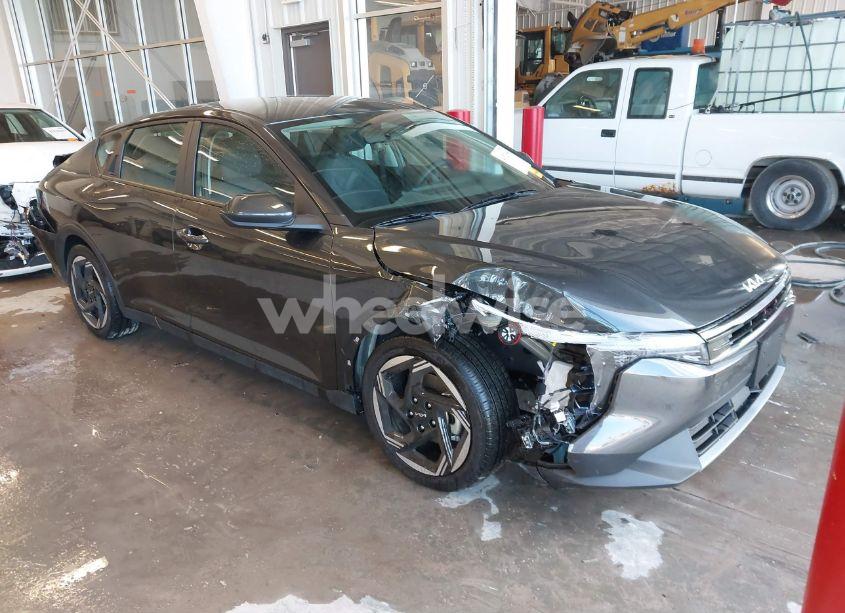 2025 Kia K4 EX (VIN 3KPFU4DE3SE014142) main photo
