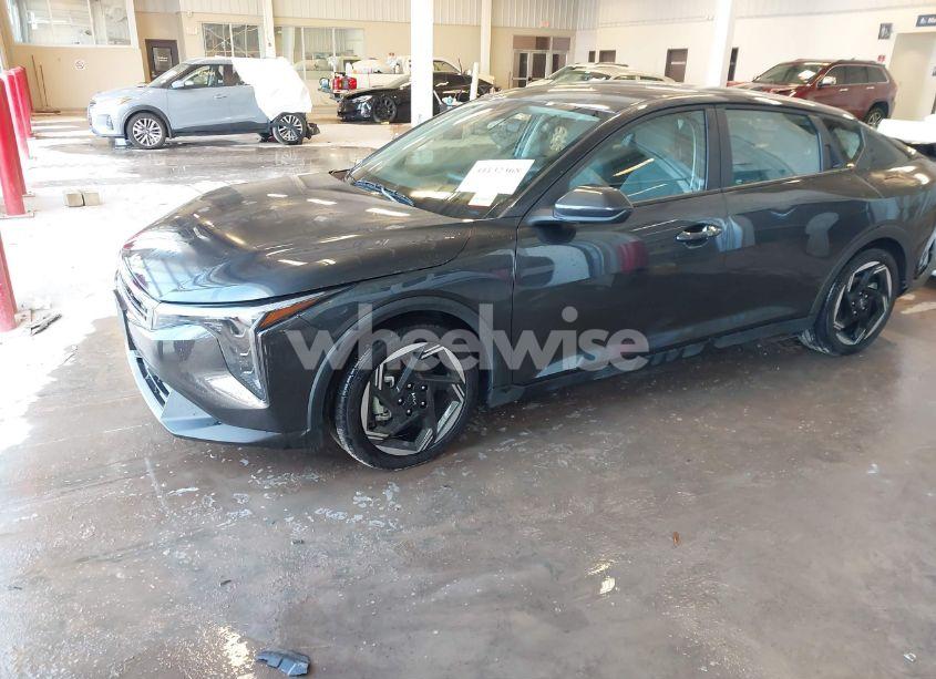 Photo 2 of 2025 Kia K4 EX (VIN 3KPFU4DE3SE014142)