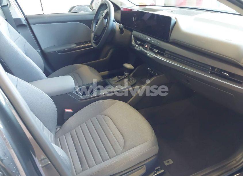 Photo 5 of 2025 Kia K4 EX (VIN 3KPFU4DE3SE014142)