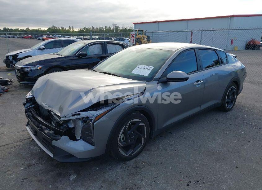 Photo 2 of 2025 Kia K4 EX (VIN 3KPFU4DE4SE018362)