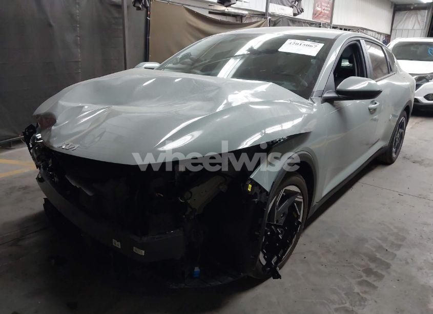 Photo 2 of 2025 Kia K4 EX (VIN 3KPFU4DE4SE053676)