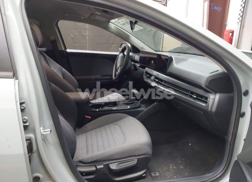 Photo 5 of 2025 Kia K4 EX (VIN 3KPFU4DE4SE053676)