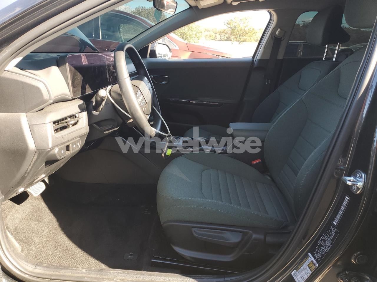 Photo 7 of 2025 KIA K4 EX (VIN 3KPFU4DE8SE138505)