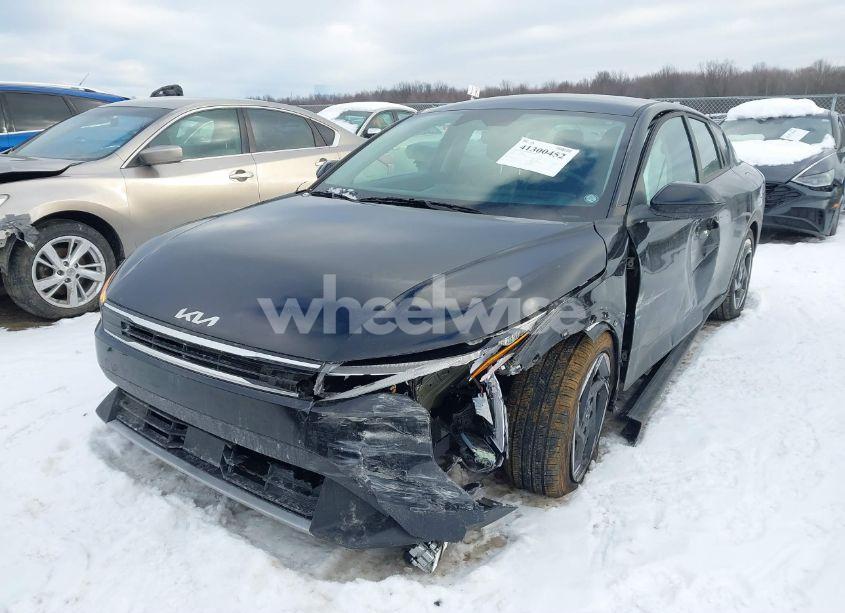 Photo 2 of 2025 Kia K4 EX (VIN 3KPFU4DE9SE014470)