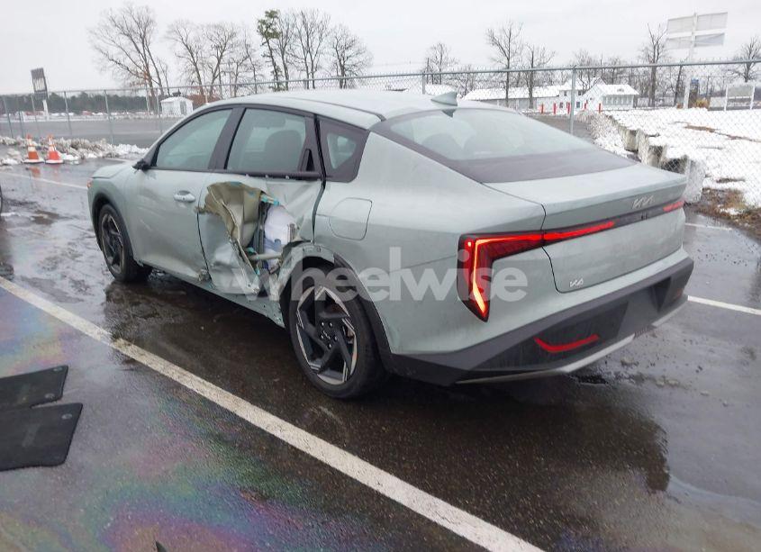 Photo 3 of 2025 Kia K4 EX (VIN 3KPFU4DEXSE014185)