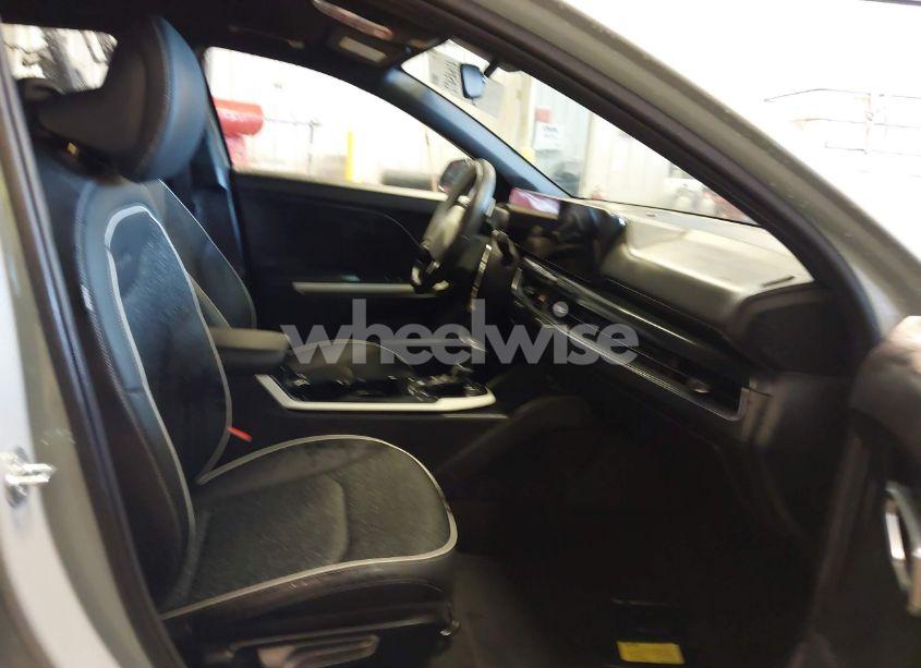 Photo 5 of 2025 Kia K4 GT-LINE (VIN 3KPFW4DE1SE073457)