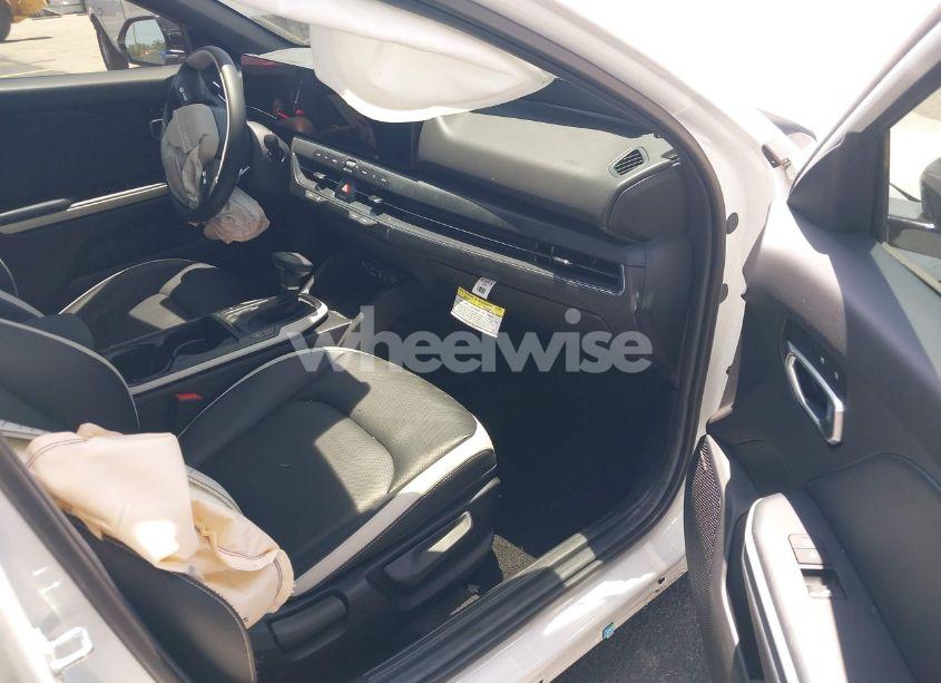 Photo 5 of 2025 Kia K4 GT-LINE (VIN 3KPFW4DE3SE037544)