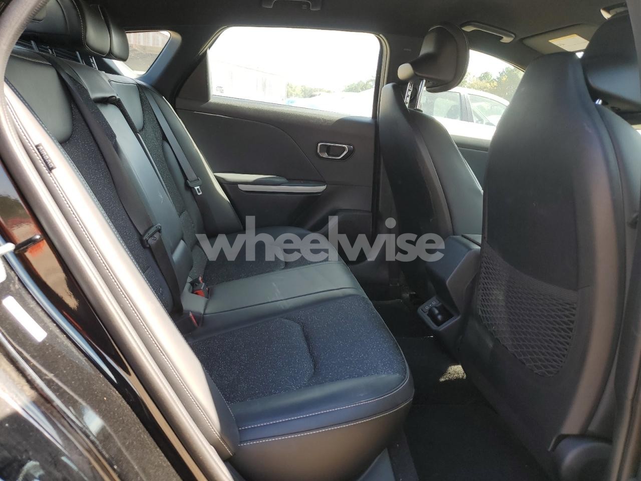 Photo 10 of 2025 KIA K4 GT LINE (VIN 3KPFW4DE5SE074448)