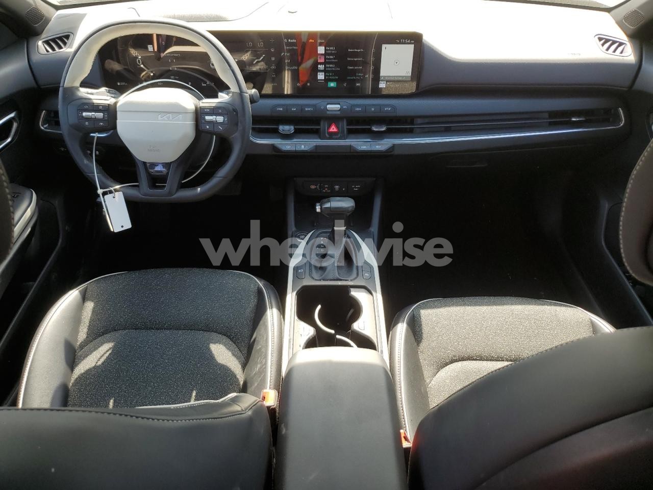 Photo 8 of 2025 KIA K4 GT LINE (VIN 3KPFW4DE5SE074448)