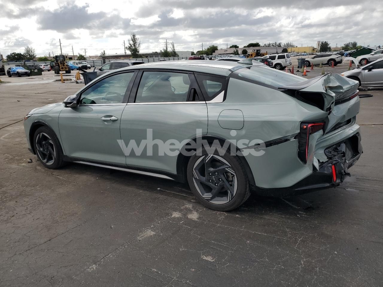 Photo 2 of 2025 KIA K4 GT LINE (VIN 3KPFW4DE6SE063166)