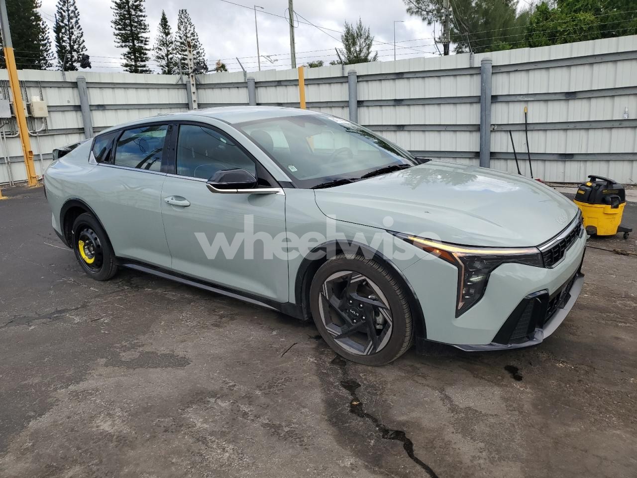 Photo 4 of 2025 KIA K4 GT LINE (VIN 3KPFW4DE6SE063166)