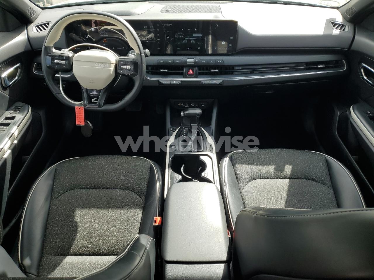 Photo 8 of 2025 KIA K4 GT LINE (VIN 3KPFW4DE6SE063166)