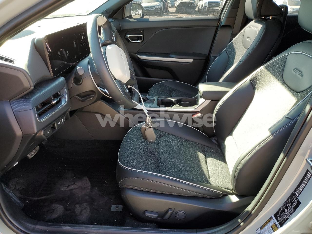 Photo 7 of 2025 KIA K4 GT LINE (VIN 3KPFW4DE8SE178982)