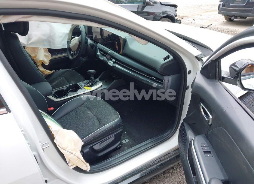 Photo 5 of 2025 Kia K4 GT-LINE (VIN 3KPFW4DEXSE044958)